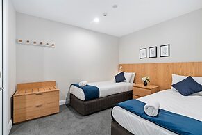 LOVELY 2 BEDROOM APARTMENT WITH INDOOR FIREPLACE