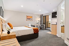 LOVELY 2 BEDROOM APARTMENT WITH INDOOR FIREPLACE