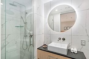 LOVELY 2 BEDROOM APARTMENT WITH INDOOR FIREPLACE