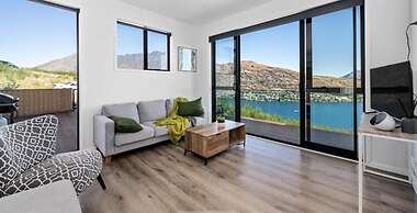 A LUCKIE CHARM - 3-BEDROOM TOWNHOUSE WITH SPECTACULAR VIEW