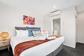 A LUCKIE CHARM - 5-BEDROOM TOWNHOUSE