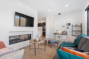 A LUCKIE CHARM - 5-BEDROOM TOWNHOUSE