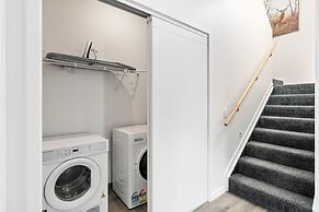 A LUCKIE CHARM - 8 BEDROOM TOWNHOUSE