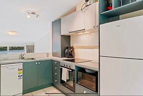 2-BEDROOM APARTMENT - BEECHWOOD