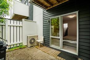 2-BEDROOM APARTMENT - BEECHWOOD