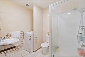 2-BEDROOM APARTMENT - BEECHWOOD