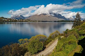 LAKEFRONT LIVING AT REMARKABLES - WEST