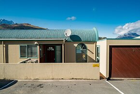 LAKEFRONT LIVING AT REMARKABLES - WEST