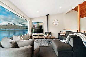 LAKEFRONT LIVING AT REMARKABLES - WEST