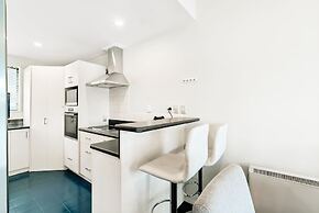 LAKEFRONT LIVING AT REMARKABLES - WEST