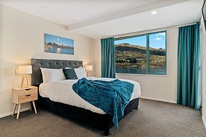 LAKEFRONT LIVING AT REMARKABLES - WEST
