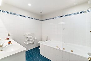 LAKEFRONT LIVING AT REMARKABLES - WEST