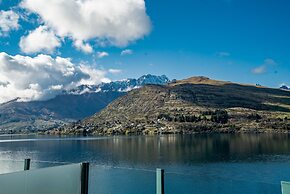 LAKEFRONT LIVING AT REMARKABLES - WEST