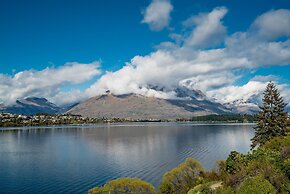 LAKEFRONT LIVING AT REMARKABLES - WEST