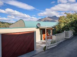 LAKEFRONT LIVING AT REMARKABLES - EAST