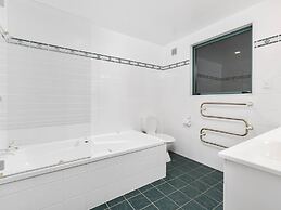 LAKEFRONT LIVING AT REMARKABLES - EAST