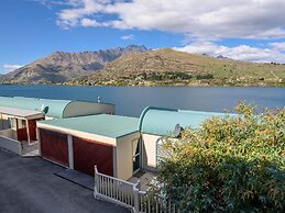 LAKEFRONT LIVING AT REMARKABLES - EAST