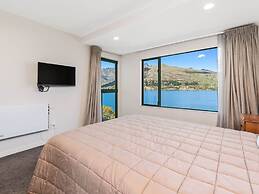LAKEFRONT LIVING AT REMARKABLES - EAST