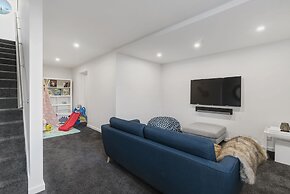 MODERN ALPINE LIVING SPECTACULAR VIEW