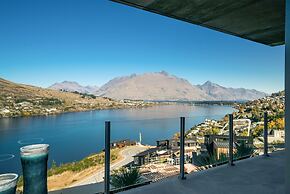 MODERN ALPINE LIVING SPECTACULAR VIEW