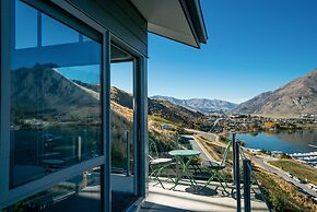 MODERN ALPINE LIVING SPECTACULAR VIEW