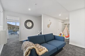 MODERN ALPINE LIVING SPECTACULAR VIEW