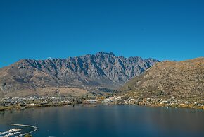 MODERN ALPINE LIVING SPECTACULAR VIEW