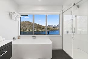 MODERN ALPINE LIVING SPECTACULAR VIEW