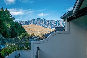 ALPINE LOFT WITH JAW-DROPPING VIEW