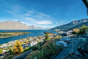 ALPINE LOFT WITH JAW-DROPPING VIEW