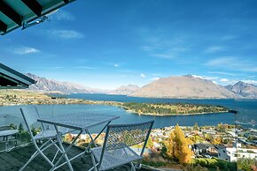ALPINE LOFT WITH JAW-DROPPING VIEW