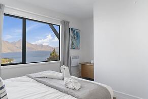 ALPINE LOFT WITH JAW-DROPPING VIEW