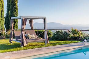 Tuscan Fizz Villa a Vineyards Retreat