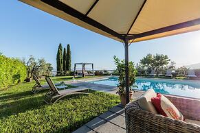 Tuscan Fizz Villa a Vineyards Retreat