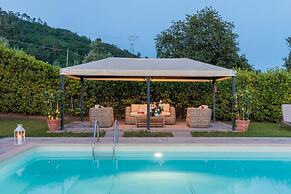 Tuscan Fizz Villa a Vineyards Retreat