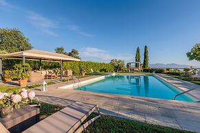 Tuscan Fizz Villa a Vineyards Retreat