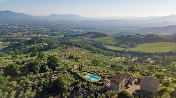 Tuscan Fizz Villa a Vineyards Retreat