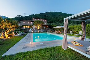 Tuscan Fizz Villa a Vineyards Retreat