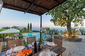 Tuscan Fizz Villa a Vineyards Retreat