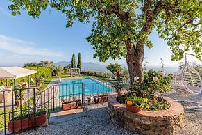 Tuscan Fizz Villa a Vineyards Retreat