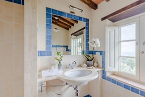 Tuscan Fizz Villa a Vineyards Retreat