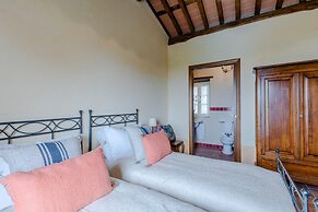 Tuscan Fizz Villa a Vineyards Retreat