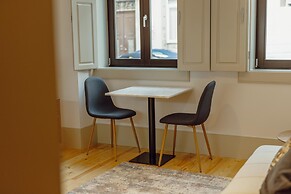 Legacy Oporto Design Apartment A by Vacationy