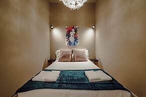 Legacy Oporto Design Apartment A by Vacationy