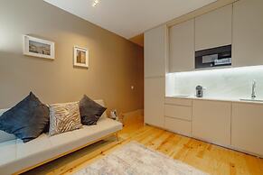 Legacy Oporto Design Apartment A by Vacationy