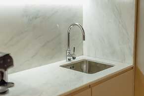 Legacy Oporto Design Apartment A by Vacationy
