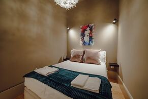 Legacy Oporto Design Apartment A by Vacationy