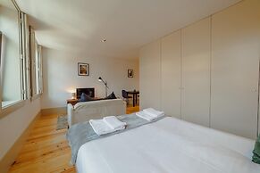 Legacy Oporto Design Apartment H by Vacationy