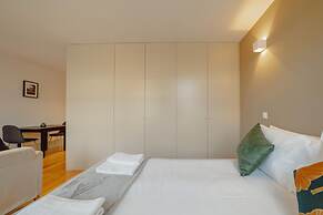 Legacy Oporto Design Apartment H by Vacationy