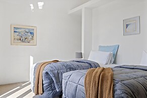 CBD Spacious 3 Storey Terrace House